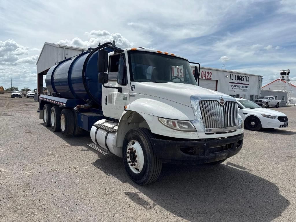 2009 International 4400 Equipment Image0