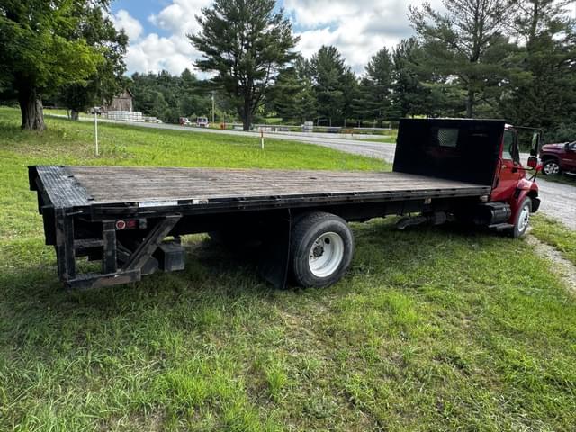 Image of International Dura Star 4400 equipment image 4