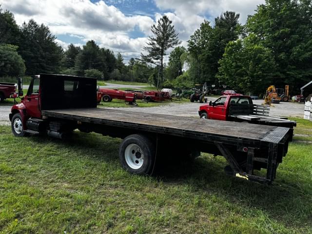 Image of International Dura Star 4400 equipment image 2