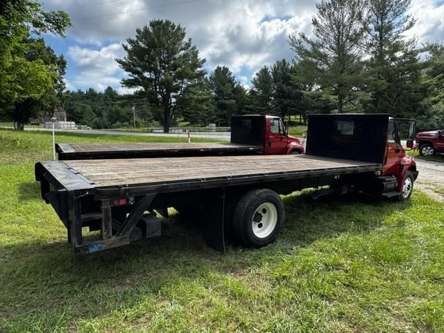 Image of International 4400 equipment image 3