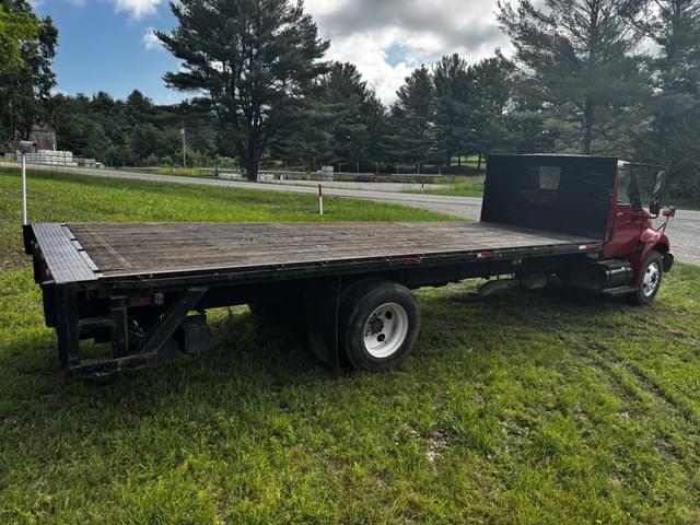 Image of International Dura Star 4400 equipment image 4