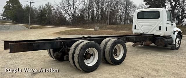 Image of International 4400 equipment image 4