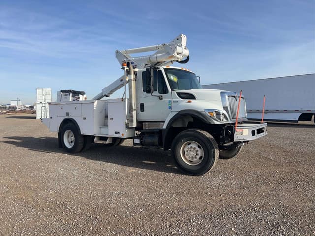 Image of International 7300 equipment image 1