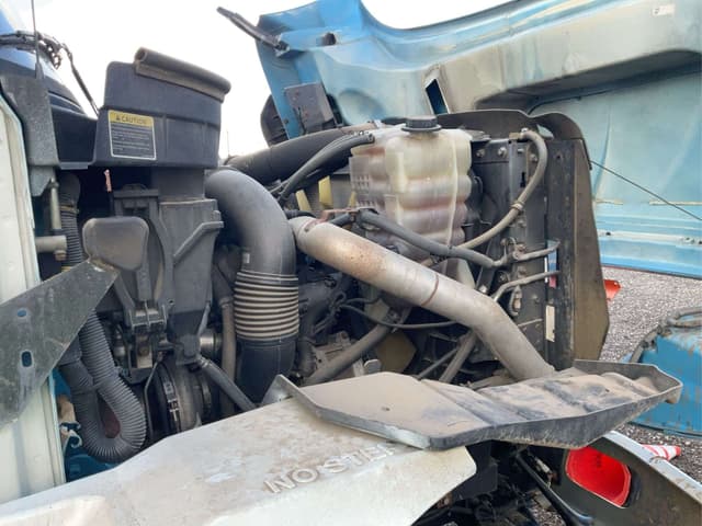 Image of International 7300 equipment image 4