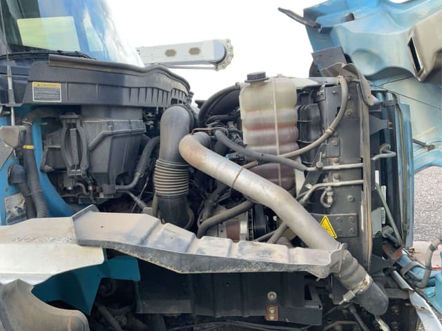 Image of International 7300 equipment image 3