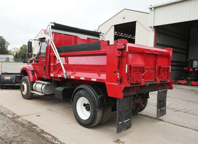 Image of International 7300 equipment image 3
