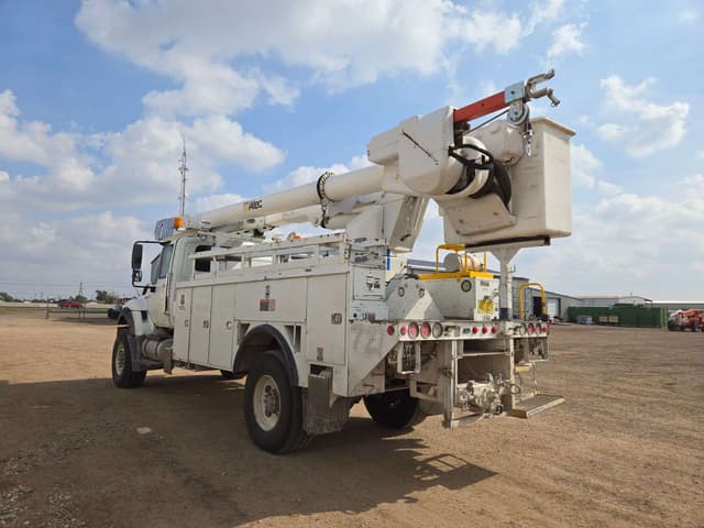 Image of International 7300 equipment image 4