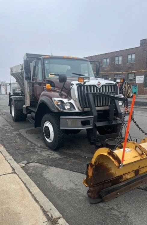 Image of International 7400 equipment image 4