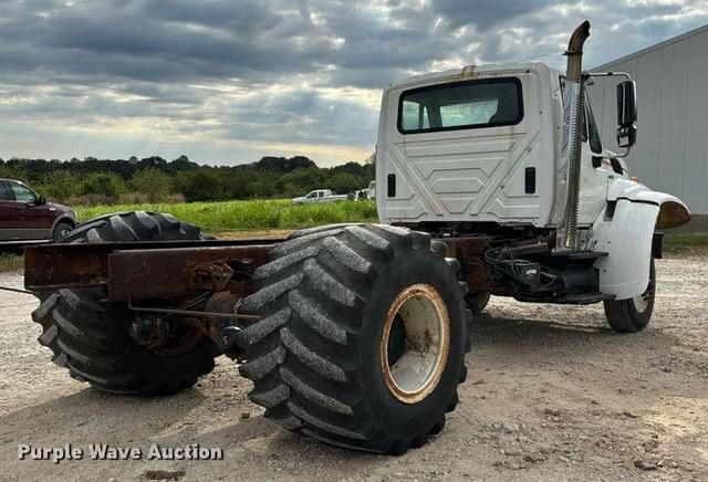 Image of International 7400 equipment image 4