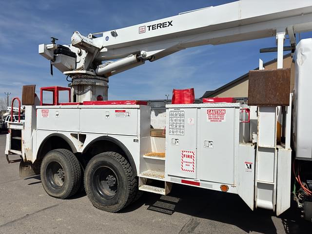 Image of International 7400 equipment image 3