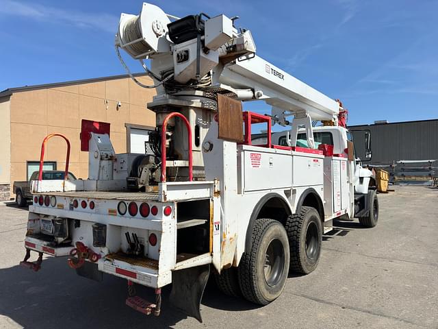 Image of International 7400 equipment image 4
