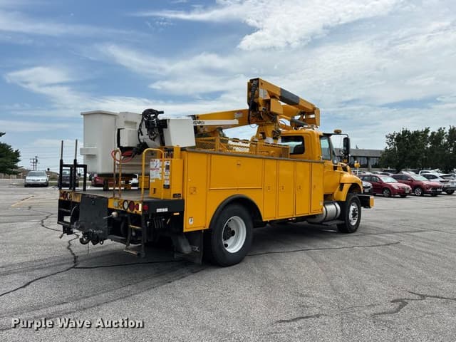 Image of International 7400 equipment image 4