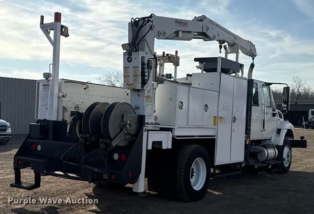 Image of International 7400 equipment image 4