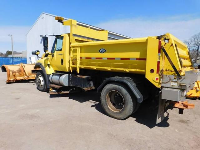 Image of International 7400 equipment image 3