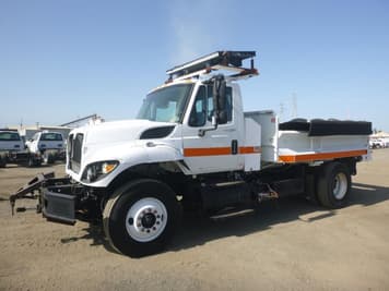 Main image International 7400