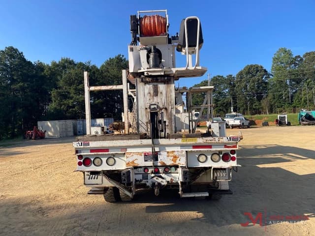 Image of International 7400 equipment image 3