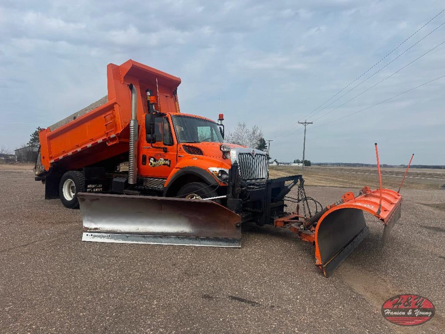 2009 International 7400 Equipment Image0