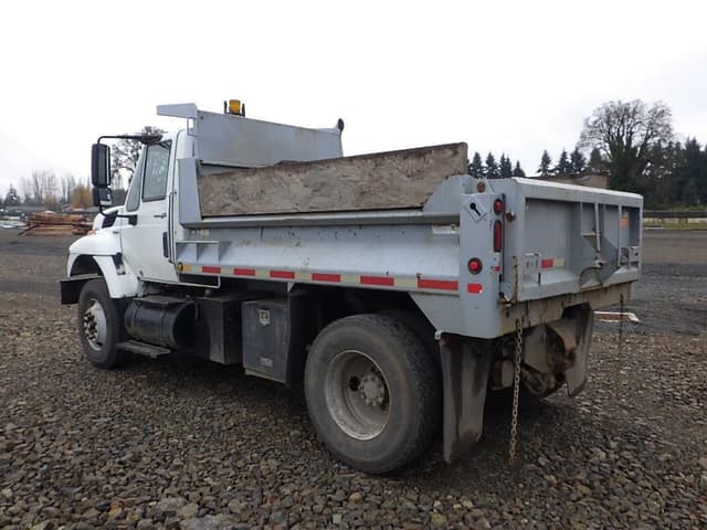 Image of International 7500 equipment image 4