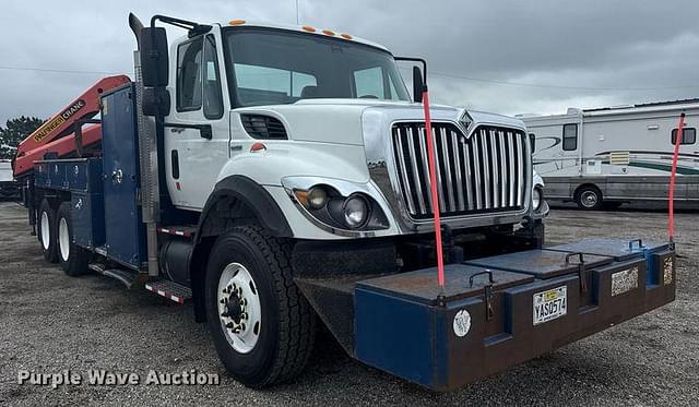 Image of International 7500 equipment image 2