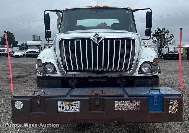 Image of International 7500 equipment image 1