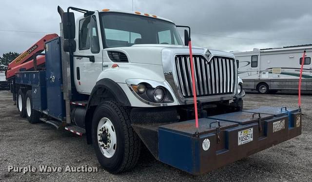 Image of International 7500 equipment image 2
