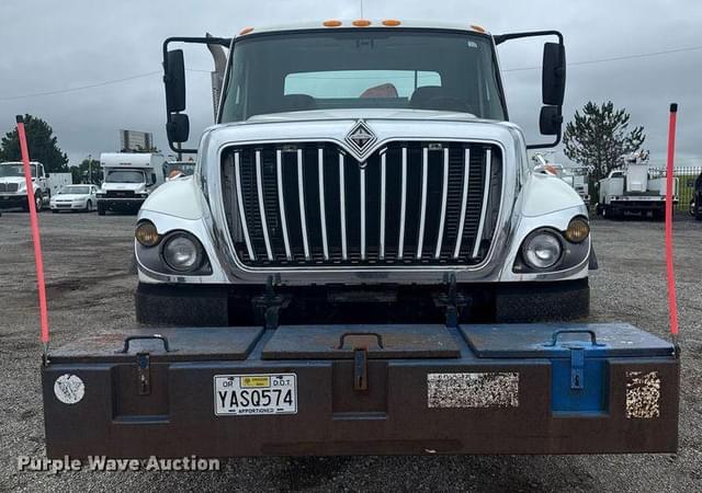 Image of International 7500 equipment image 1