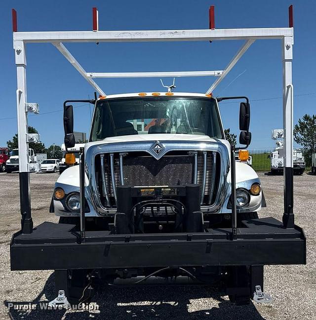 Image of International 7500 equipment image 1