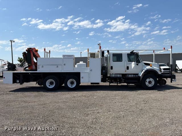 Image of International 7500 equipment image 3