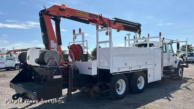 Image of International 7500 equipment image 4
