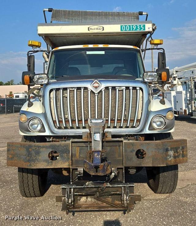 Image of International 7500 equipment image 1