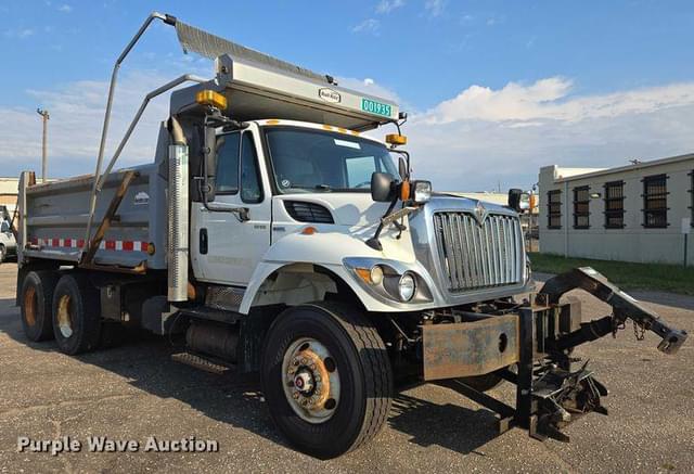 Image of International 7500 equipment image 2