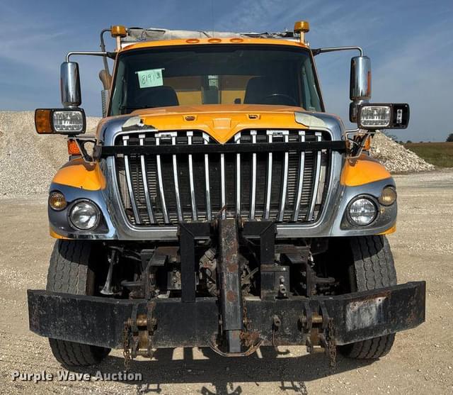 Image of International 7500 equipment image 1