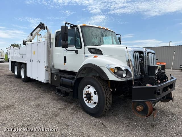 Image of International 7500 equipment image 2