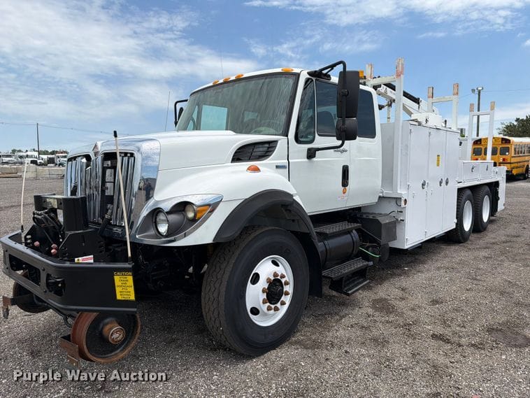 2009 International 7500 Equipment Image0