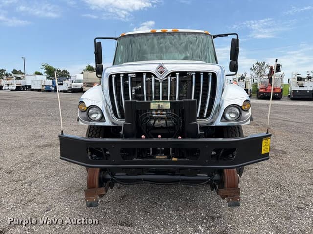 Image of International 7500 equipment image 1