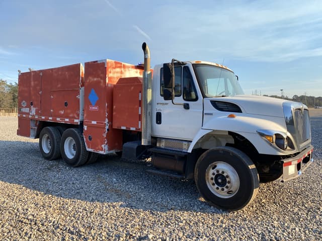 Image of International 7500 equipment image 3