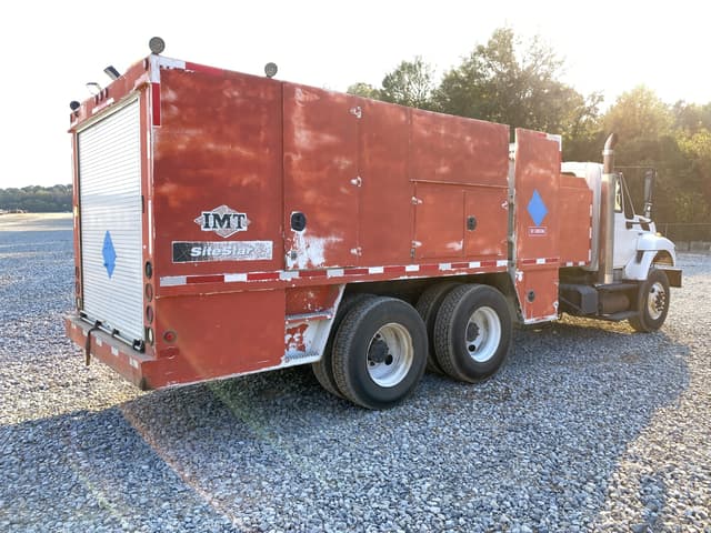 Image of International 7500 equipment image 2