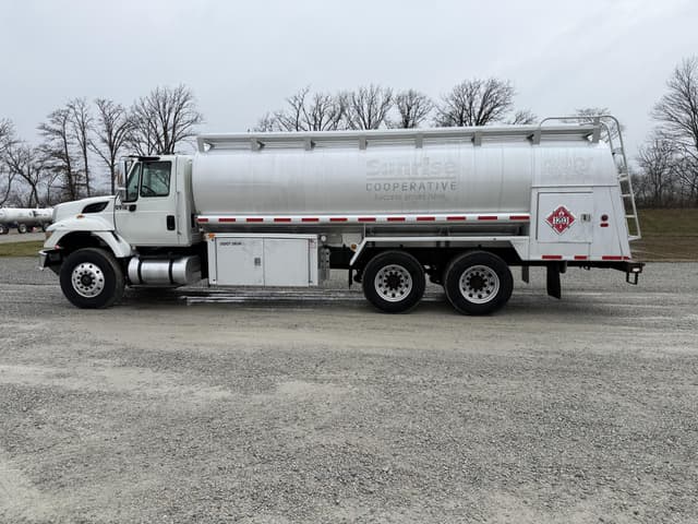 Image of International 7500 equipment image 4