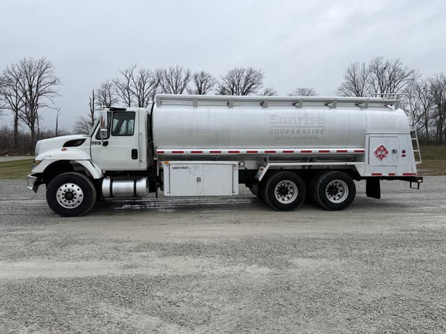 Image of International 7500 equipment image 3