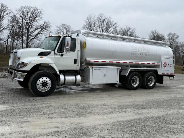 Image of International 7500 equipment image 1