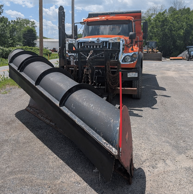 Image of International 7600 equipment image 4