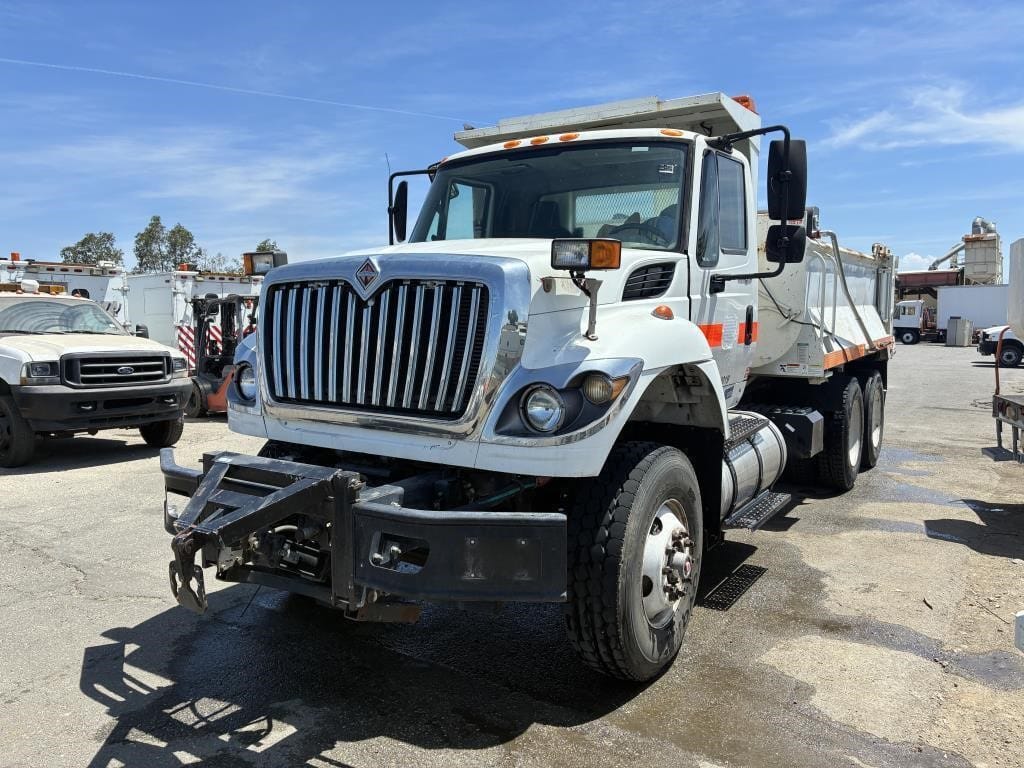 2009 International 7600 Equipment Image0