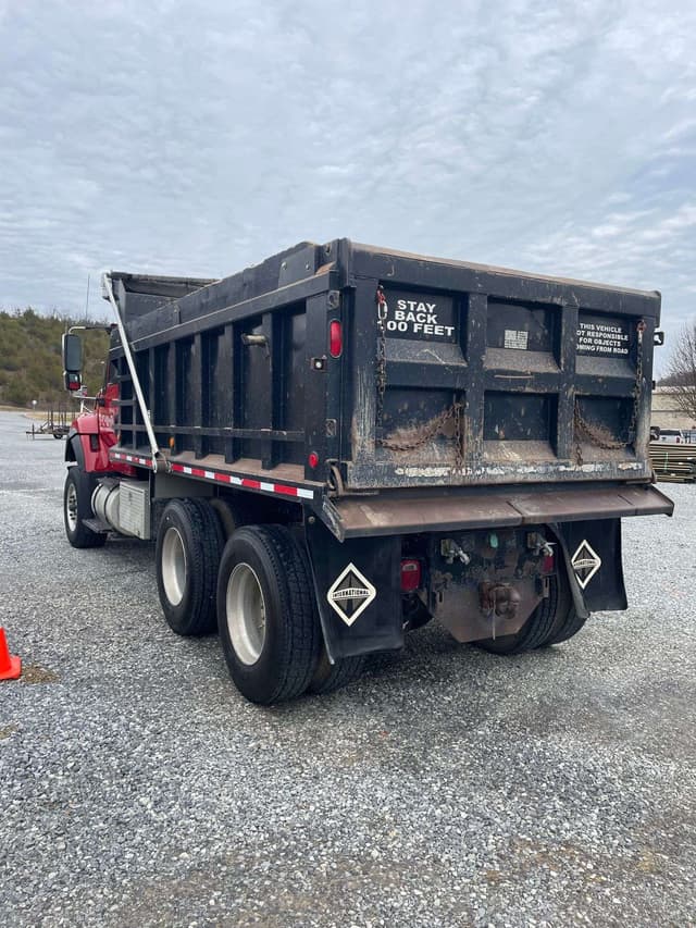 Image of International 7600 equipment image 3