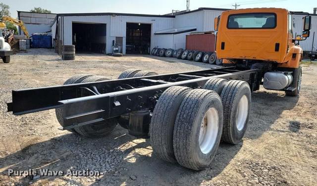 Image of International 7600 equipment image 4