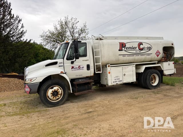 Image of International Durastar 4300 equipment image 2