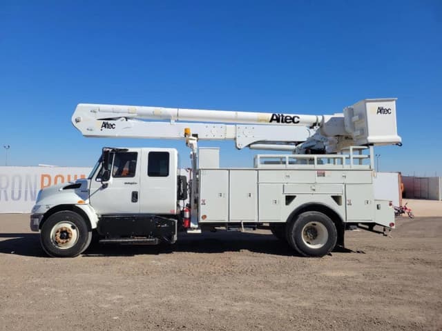 Image of International Durastar 4300 equipment image 1