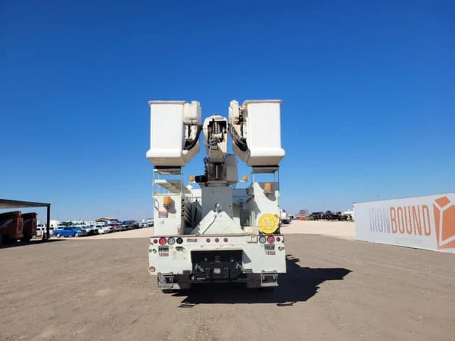Image of International Durastar 4300 equipment image 3