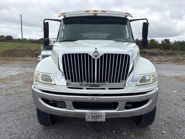 Image of International Durastar 4300 equipment image 1