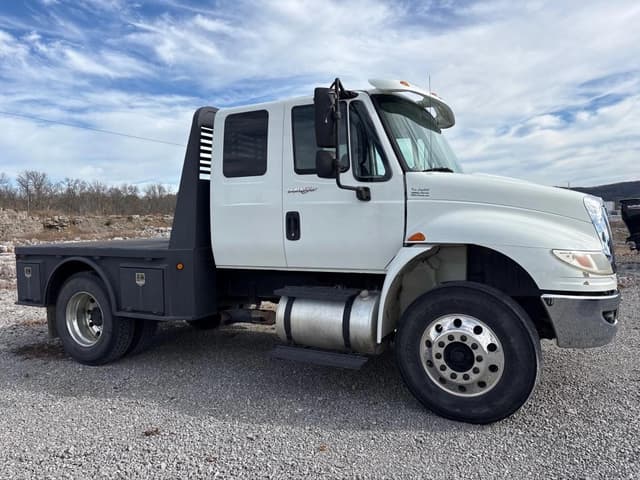 Image of International Durastar 4300 equipment image 2