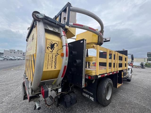 Image of International Durastar 4300 equipment image 3